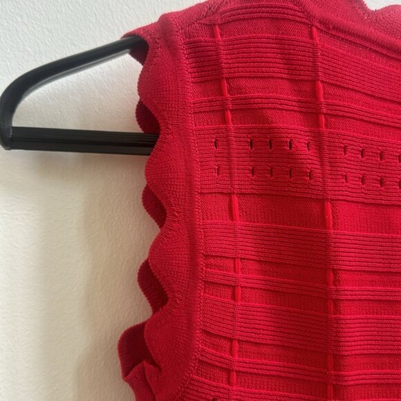 NWT Yigal Azrouel crew neck, knee length dress. 75% rayon and 25% nylon. - Picture 4 of 5